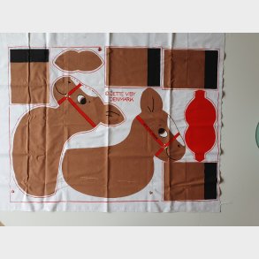 Hest med seler, sort garn