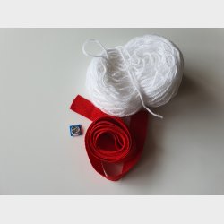 Hest med seler, hvid garn 